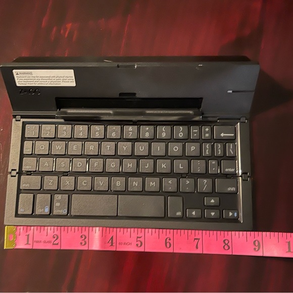 ZAGG Pocket Keyboard For Tablets & Smart Phones - Picture 9 of 11